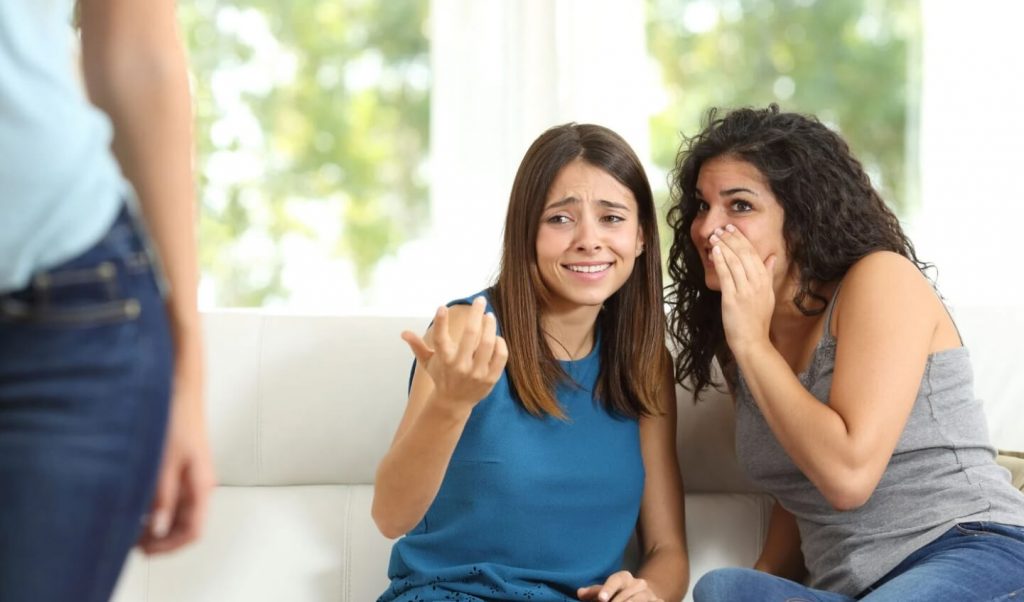 les faux amis parlent mal de vous derrière votre dos